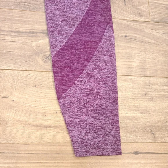 NWOT Women's Athletic Cropped Contour Purple High Waisted Leggings Size XS - Picture 6 of 8